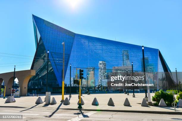 us bank stadium and surroundings in downtown minneapolis - re-model - us bank stadium minneapolis stock pictures, royalty-free photos & images