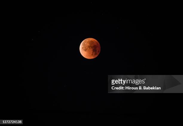 full wolf moon - supermoon - wolf moon imagens e fotografias de stock