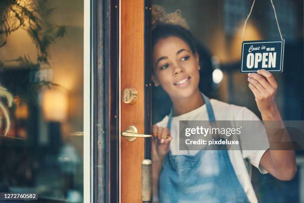 amantes del café, estoy aquí para ti - open fotografías e imágenes de stock