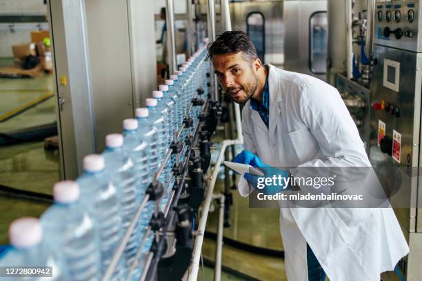 Water Bottle Process Control Plastics Processing Photos and Premium High Res Pictures - Getty Images