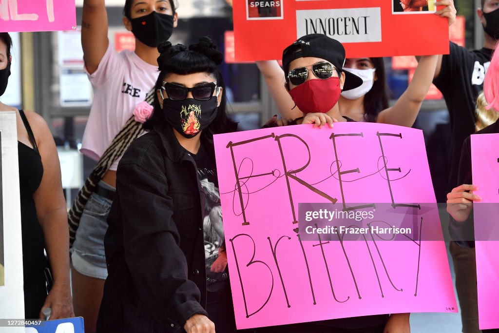 #FreeBritney Protest Outside Los Angeles Courthouse