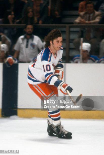 Ron Duguay of the New York Rangers skates during an NHL Hockey game circa 1979 at Madison Square Garden in the Manhattan borough of New York City....