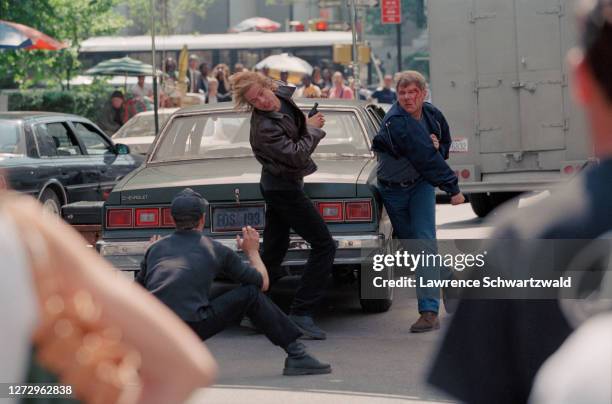 Fight scene between Harrison Ford and Brad Pitt on the shooting of "Devil's own"by Alan Pakula.