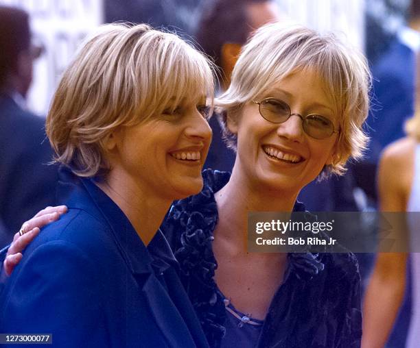 Ellen DeGeneres and Anne Heche arrive at the 55th Annual Golden Globes Awards Show, January 18, 1998 in Beverly Hills, California.