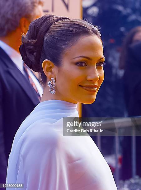 Jennifer Lopez arrives at the 55th Annual Golden Globes Awards Show, January 18, 1998 in Beverly Hills, California.