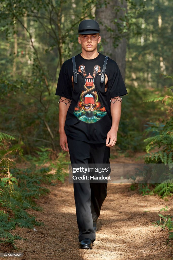 Burberry Spring/Summer 2021 Show