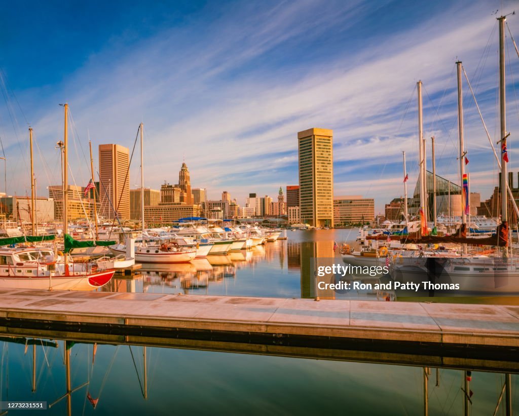 Paisagem urbana com arranha-céus do horizonte de Baltimore Maryland