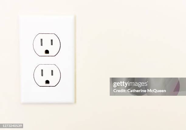 standard voltage u.s. electrical outlet - plug socket 個照片及圖片檔