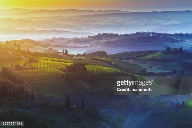 sunrise in tuscany - san gimignano stock pictures, royalty-free photos & images