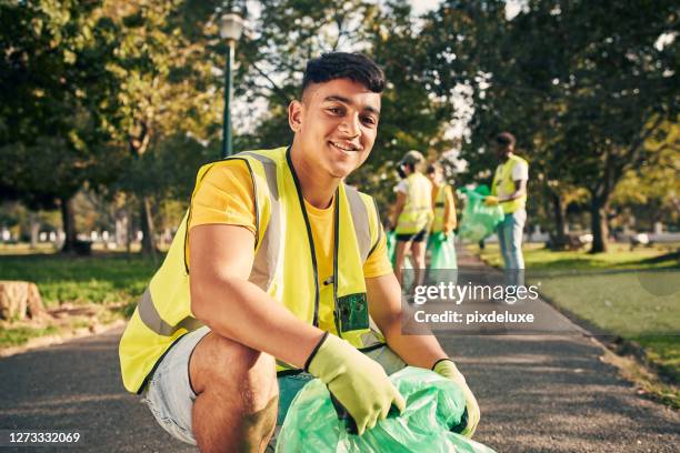 mijn gemeenschap, mijn verantwoordelijkheid. - volunteer stockfoto's en -beelden