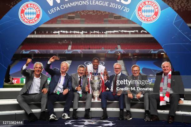 David Alaba of FC Bayern Muenchen and FC Bayern officials Joerg Wacker , Oliver Kahn, Herbert Hainer, Karl-Heinz Rummenigge, Jan-Christian Dreesen...