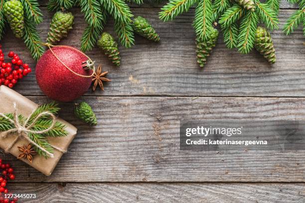 mary kerstmis en gelukkig nieuwjaar - ball on a table stockfoto's en -beelden