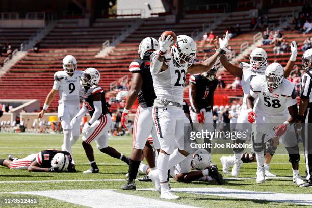 Gerrid Doaks of the Cincinnati Bearcats reacts after rushing for a one-yard touchdown in the second quarter of the game against the Austin Peay...