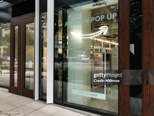 amazonas - pop up store stock-fotos und bilder