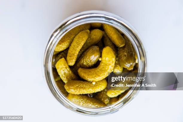 cornichons - cetriolino foto e immagini stock