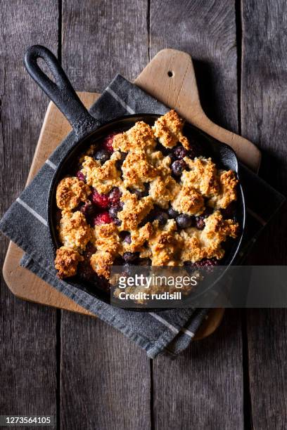 berry cobbler - crumble stock pictures, royalty-free photos & images