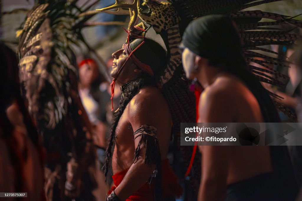 Mixquic Aztec Aztecs Dance In The Day Of The Dead In Mixquic Mexico High-Res Stock ...