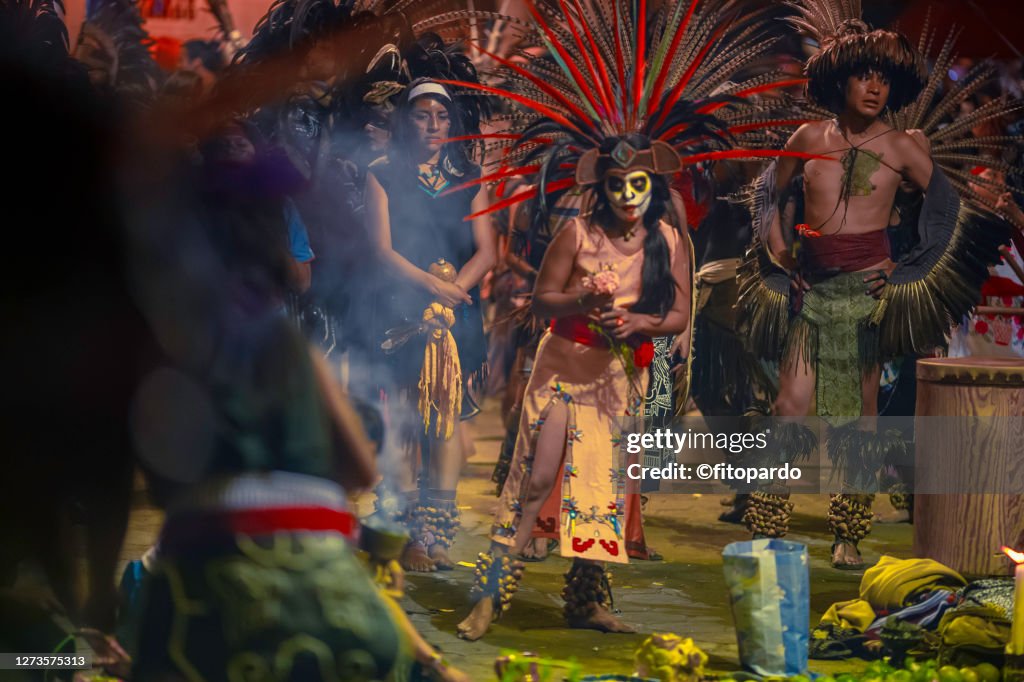 Mixquic Aztec Aztecs Dance In The Day Of The Dead In Mixquic Mexico High-Res Stock ...