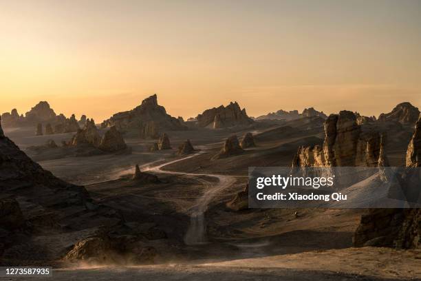 qinghai eboliang glacier at dusk - qinghai province stock pictures, royalty-free photos & images