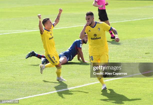 Alvaro Negredo of Cadiz CF celebrates after scoring his team's first goal during the La Liga Santander match between SD Huesca and Cadiz CF at...