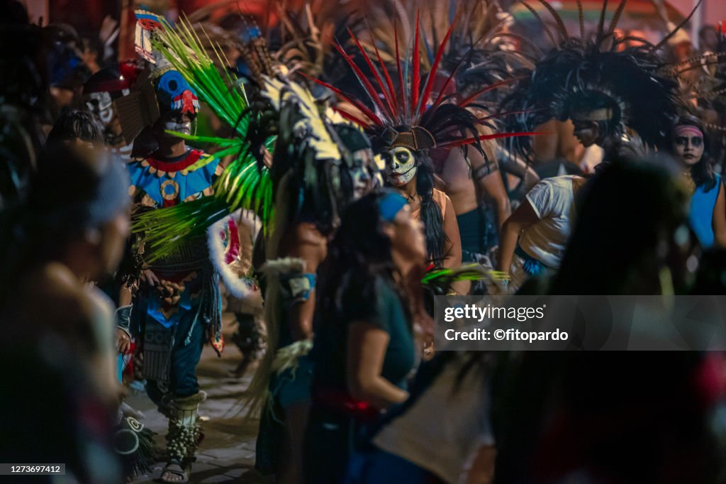 Mixquic Aztec Aztecs Dance In The Day Of The Dead In Mixquic Mexico High-Res Stock ...