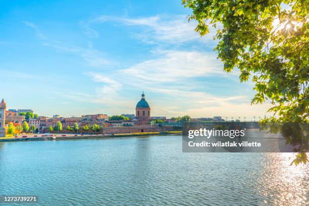 garonne river and dome de la grave in toulouse, france - garonne stock pictures, royalty-free photos & images