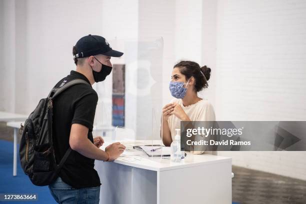 Interview Mask Job Interview Mask Photos and Premium High Res Pictures - Getty Images