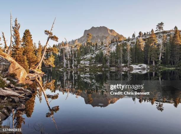 devils peak reflecting in long lake, california, usa - long - fotografias e filmes do acervo