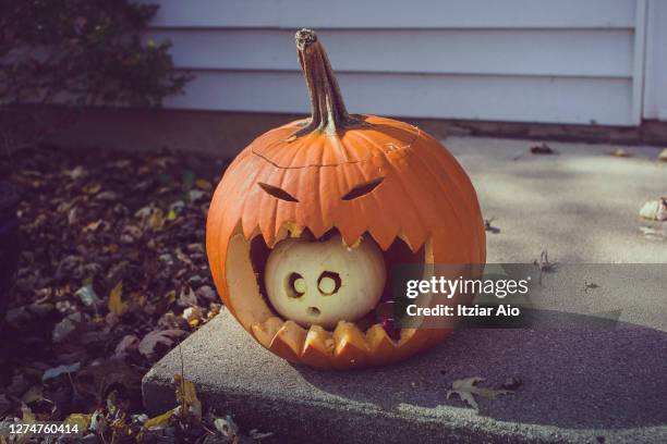 halloween pumpkins - halloween lantern stock pictures, royalty-free photos & images