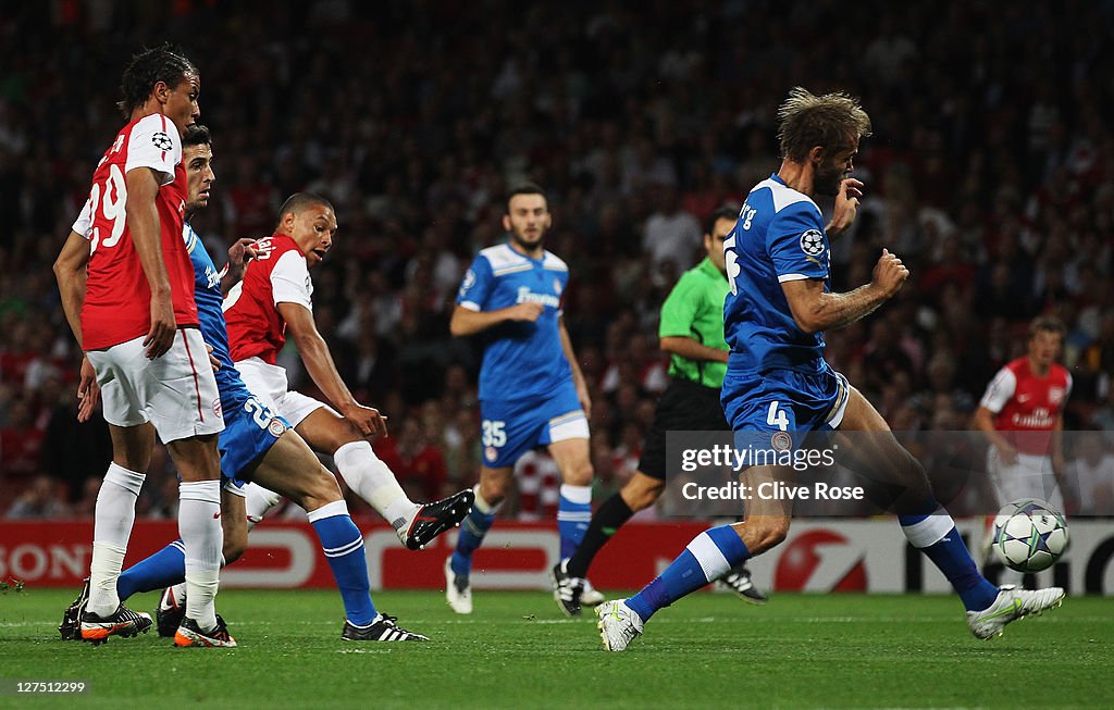 Arsenal FC v Olympiacos FC - UEFA Champions League