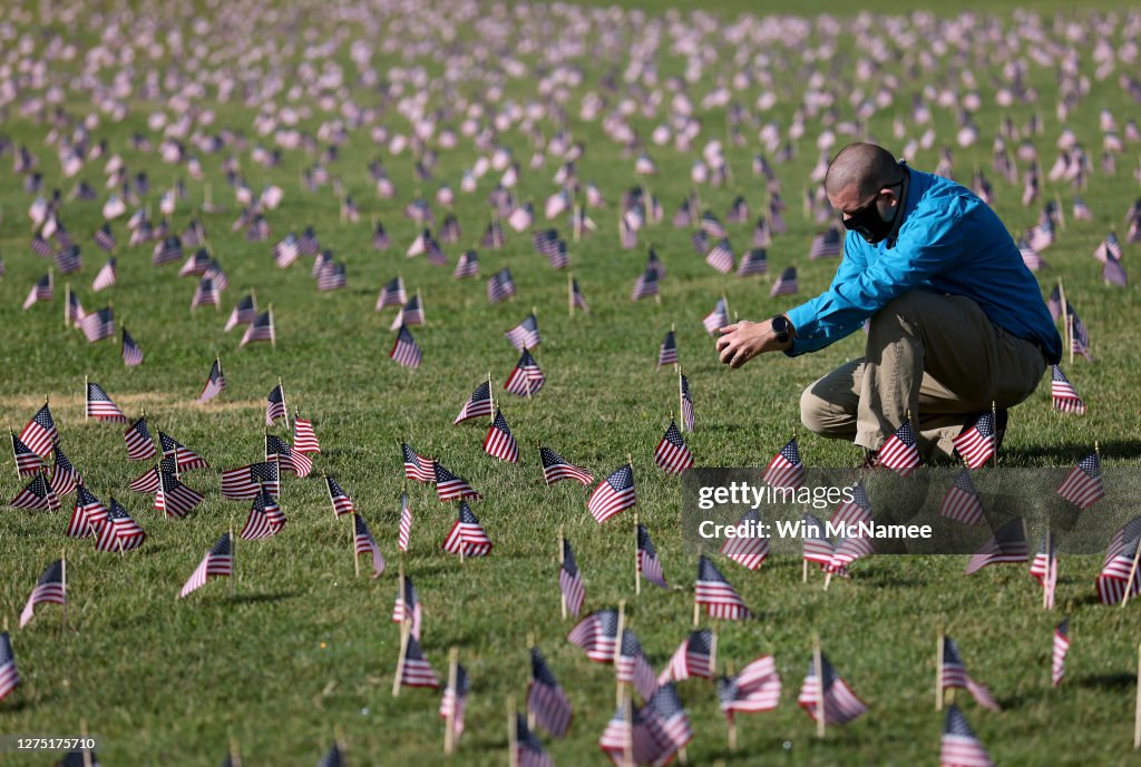 200,000 American Flags Installed On National Mall To Memorialize 200,000 COVID-19 Deaths