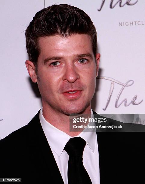 Robin Thicke arrives at Bank Nightclub at the Bellagio Hotel And Casino Resort on February 26, 2011 in Las Vegas, Nevada.