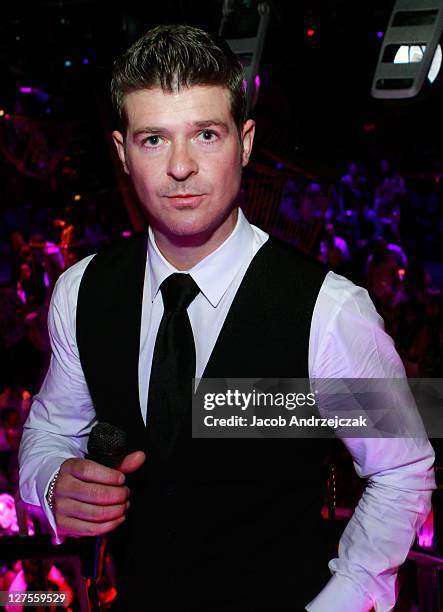 Robin Thicke performs at Bank Nightclub at the Bellagio Hotel And Casino Resort on February 26, 2011 in Las Vegas, Nevada.