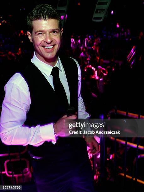 Robin Thicke performs at Bank Nightclub at the Bellagio Hotel And Casino Resort on February 26, 2011 in Las Vegas, Nevada.