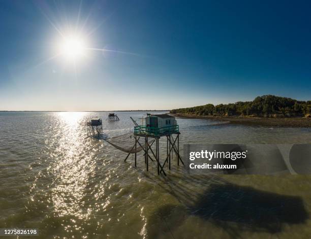 cabañas de pescadores en ile madame france - charente fotografías e imágenes de stock