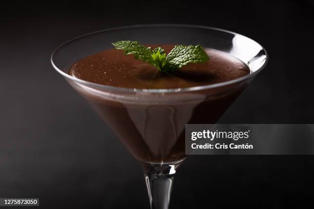 chocolate pudding in a glass - chocolate mousse stock pictures, royalty-free photos & images