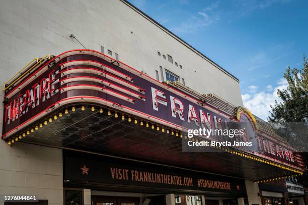 feesttent van het franklin theater - franklin tennessee stockfoto's en -beelden