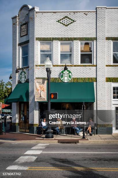 starbucks on main street in franklin - franklin stock pictures, royalty-free photos & images