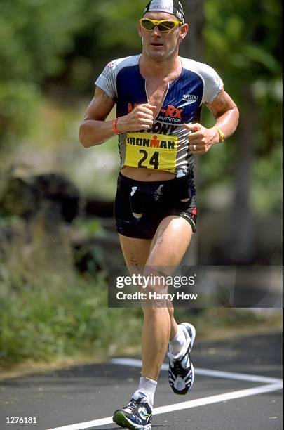 Spencer Smith of Great Britain in action during the 1998 Ironman Triathlon in Kailua-Koma, Hawaii, USA. \ Mandatory Credit: Harry How /Allsport