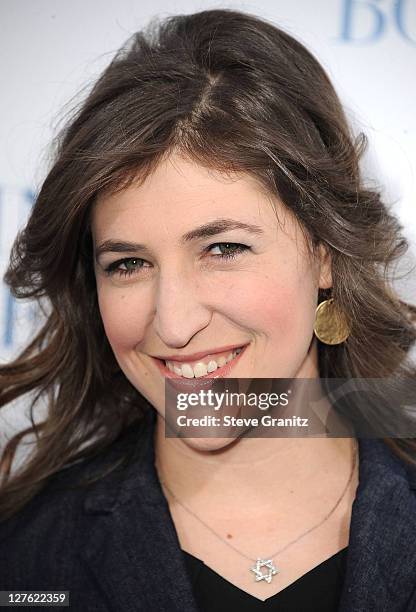 Mayim Bialik attends the "Something Borrowed" Los Angeles Premiere on May 3, 2011 in Hollywood, California.