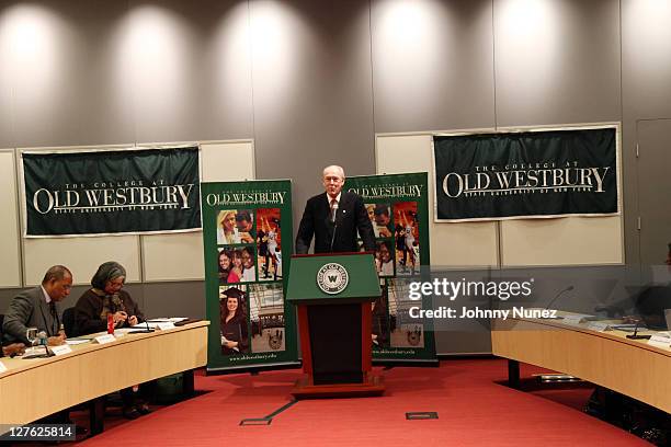 Calvin Utley Garrick Utley Photos and Premium High Res Pictures - Getty Images