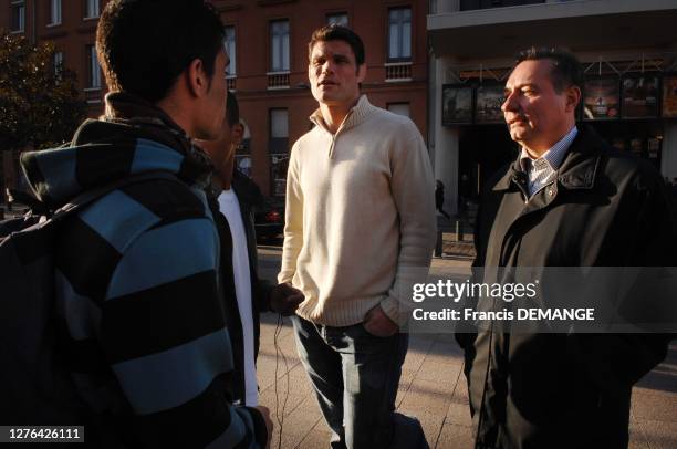 Apres une belle carriere avec l'equipe de France de rugby, Fabien Pelous veut mettre un pied en politique. L'ex-capitaine des Bleus se presente en...