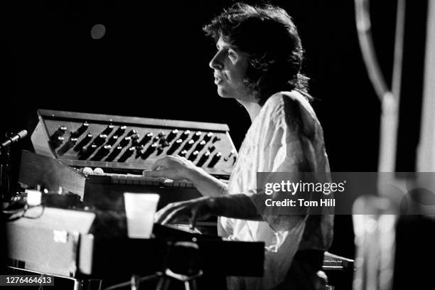 Keyboardist Hugh McKenna performs with The Sensational Alex Harvey Band at the Macon Coliseum on August 17, 1975 in Macon, Georgia.