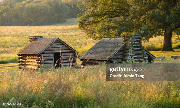 log cabins in valley forge national historic park - valley forge national historic park stock pictures, royalty-free photos & images