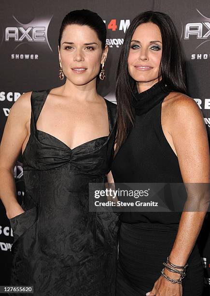 Neve Campbell and Courteney Cox attends the "Scre4m" Los Angeles Premiere at Grauman's Chinese Theatre on April 11, 2011 in Hollywood, California.