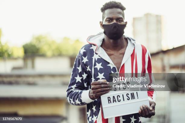 antirassismus-konzept - anti quarantäne protest stock-fotos und bilder