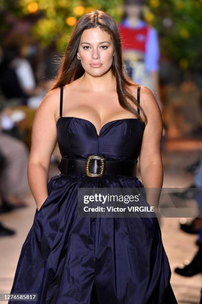Ashley Graham Spring Ashley Graham Fashion Show Photos and Premium High Res Pictures - Getty ...