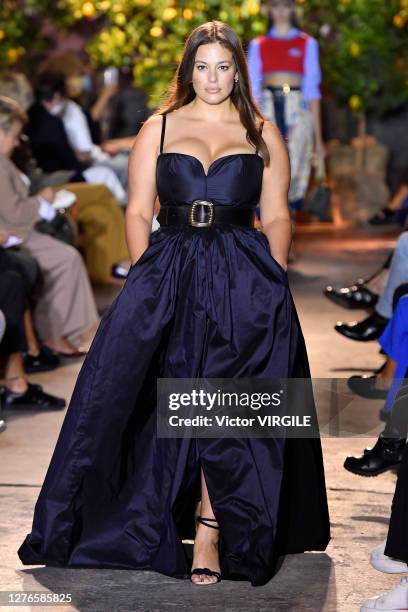 Ashley Graham Spring Ashley Graham Fashion Show Photos and Premium High Res Pictures - Getty ...
