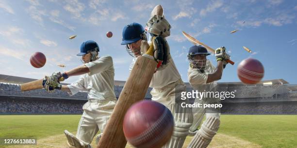 montaje de jugadores de críquet golpeando pelotas de cricket en el estadio al aire libre - críquet fotografías e imágenes de stock