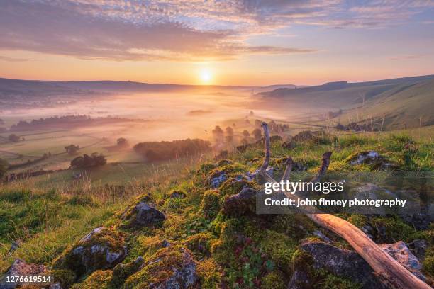 hope valley summer sunrise, derbyshire peak district. uk - buxton england stock pictures, royalty-free photos & images